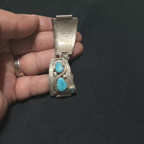 Effie Calavaza watch tips - Picture 3 of 3